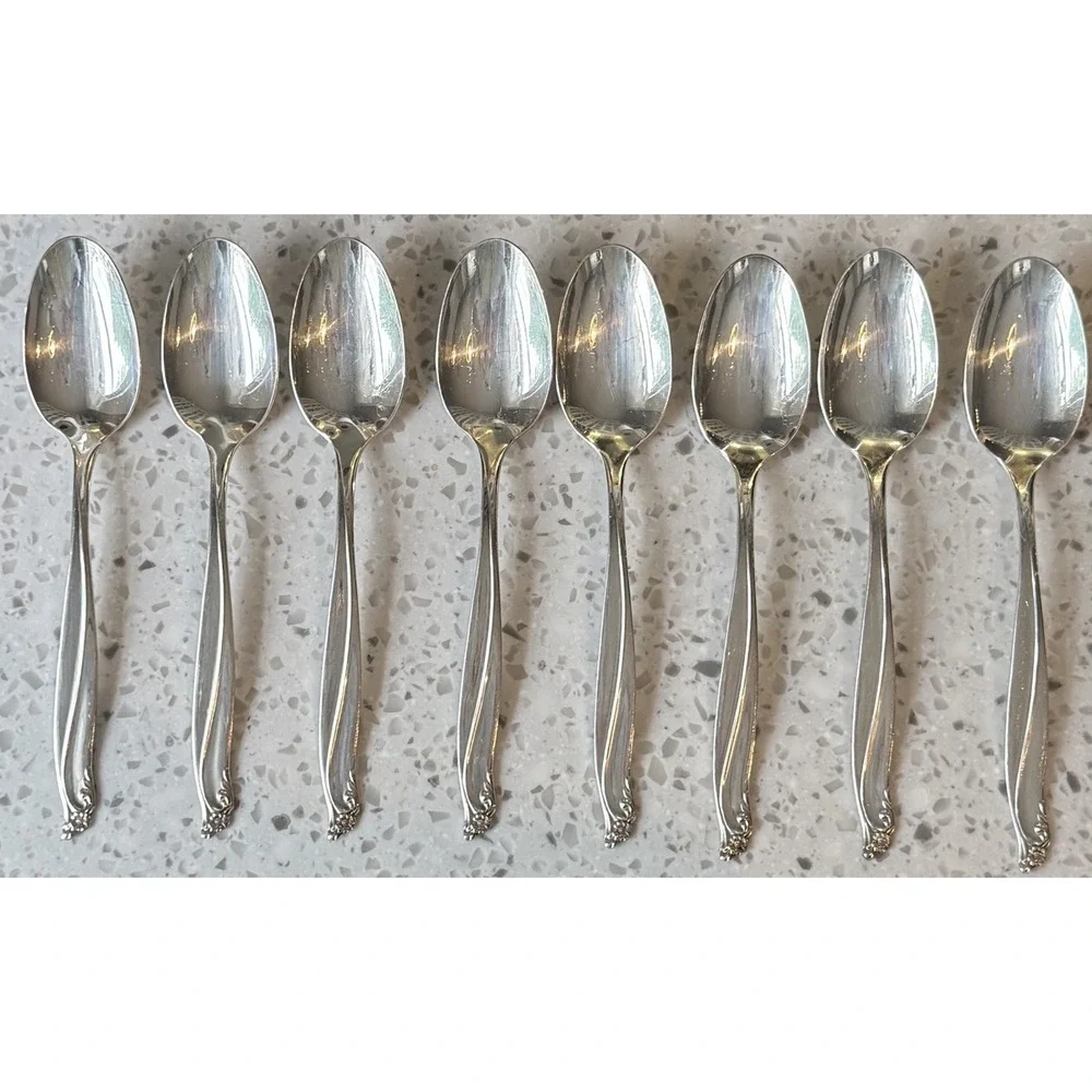 1961 8 Teaspoons GAIETY Silverplated Wm Rogers & Son Excellent Condition 8610